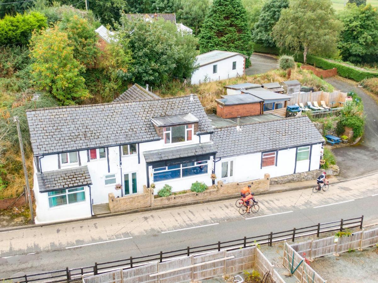 Welsh Row House Lägenhet Llandegla Exteriör bild