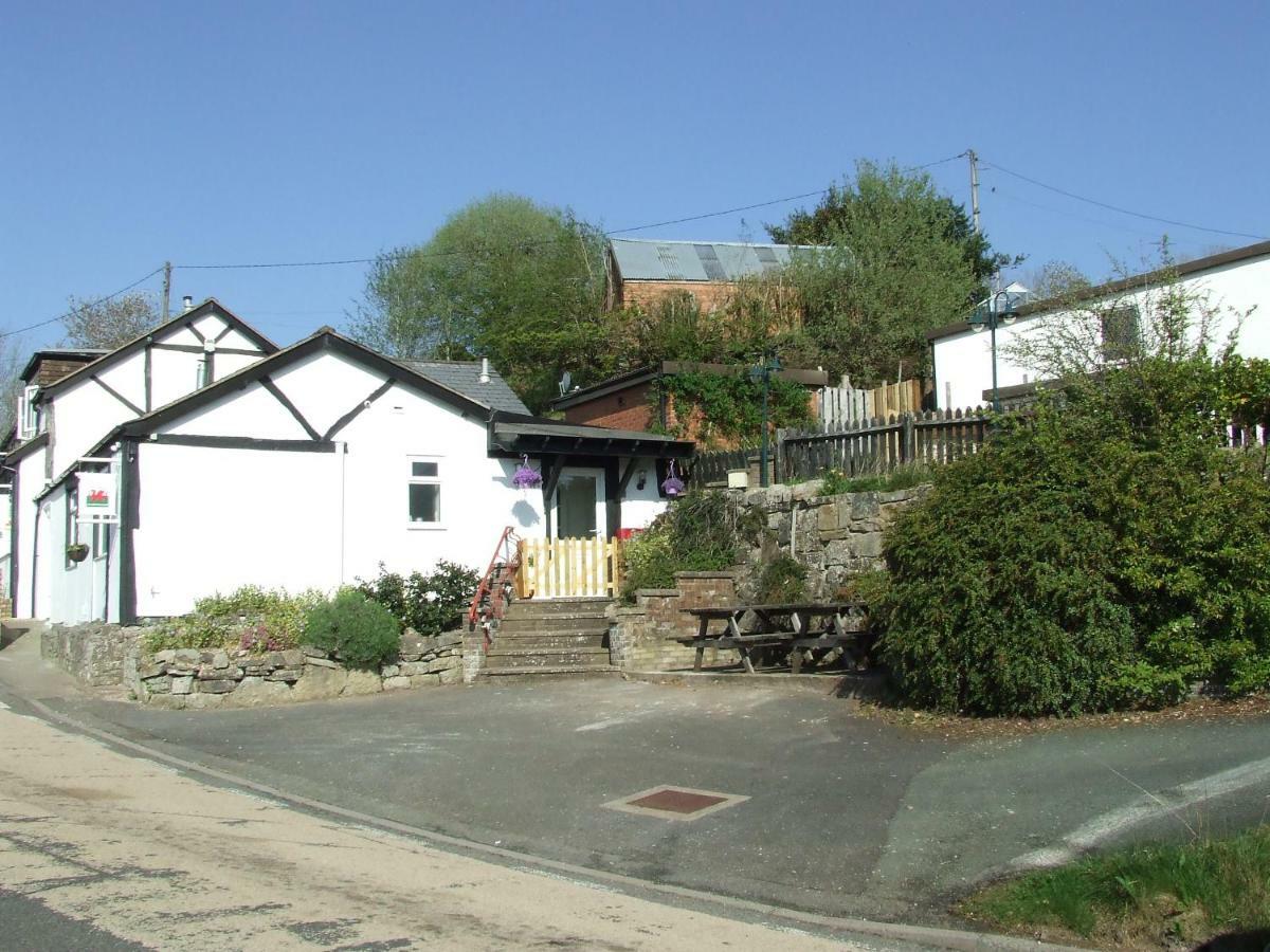 Welsh Row House Lägenhet Llandegla Exteriör bild