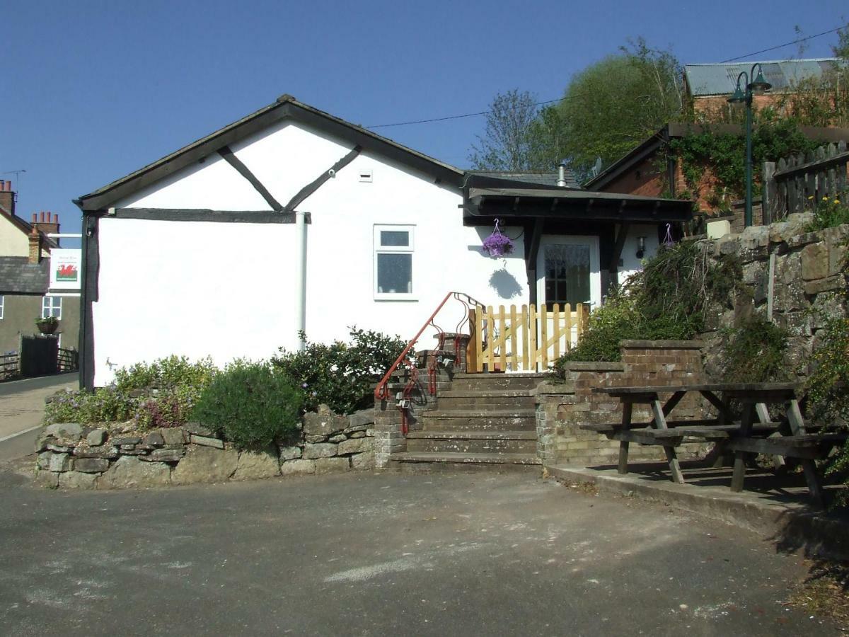 Welsh Row House Lägenhet Llandegla Exteriör bild